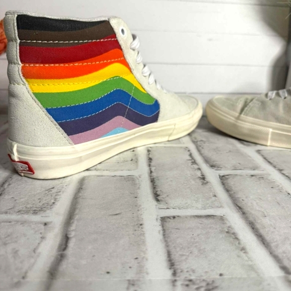 Vans White and Pink High-Tops - Picture 4 of 11